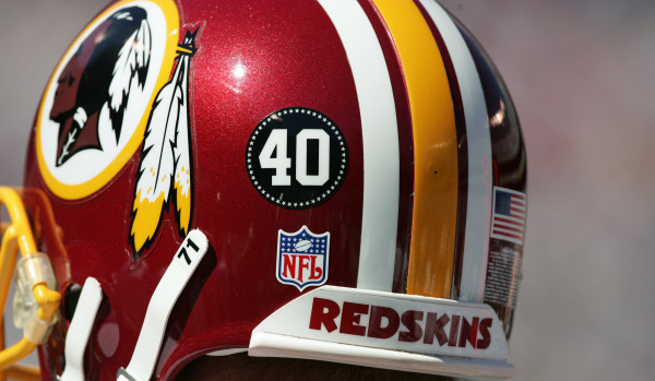 EAST RUTHERFORD, NJ - SEPTEMBER 19:  A close-up of the helmet of Ethan Albright of the Washington Redskins during the game against the New York Giants on September 19, 2004 at Giants Stadium in East Rutherford, New Jersey. The Giants defeated the Redskins 20-14.  (Photo by Al Bello/Getty Images) *** Local Caption *** Ethan Albright